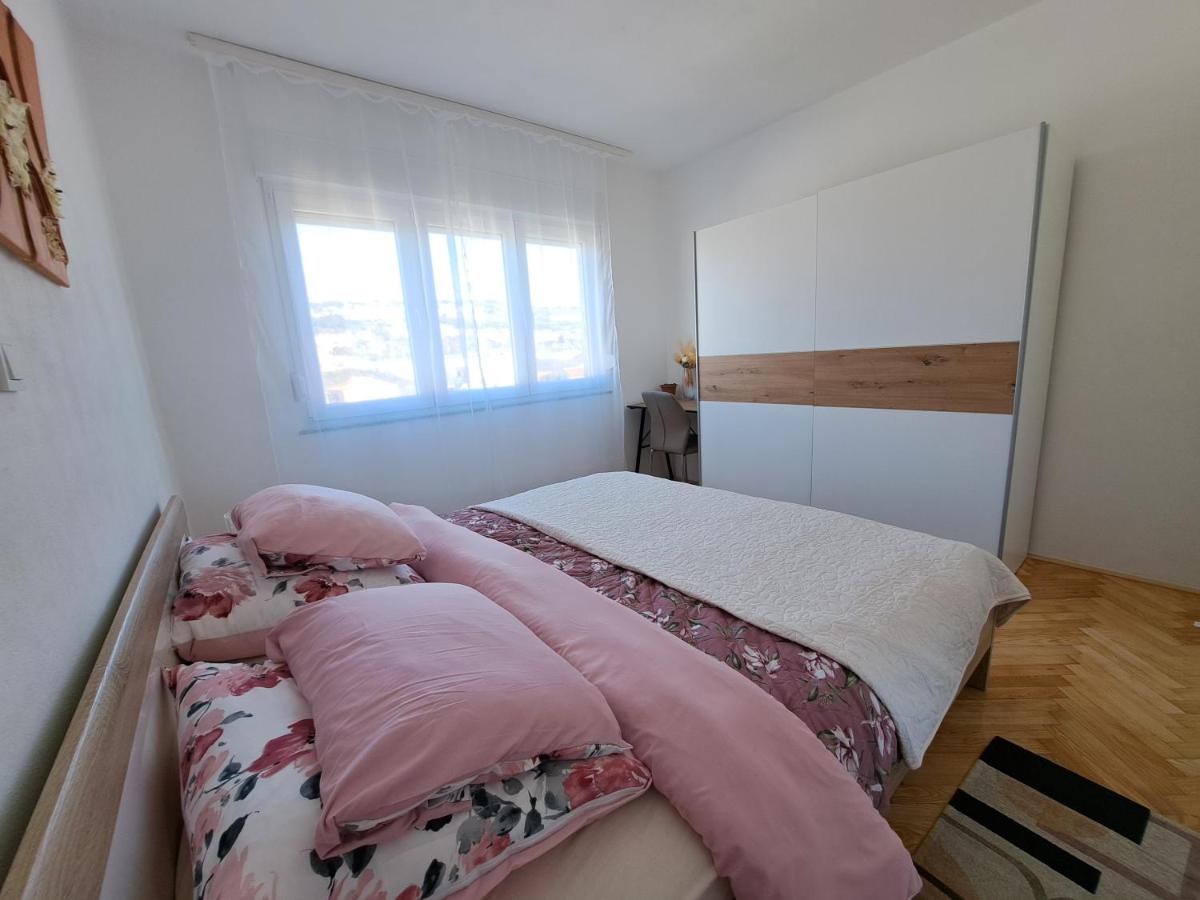 Room 2 of Apartman Karolina